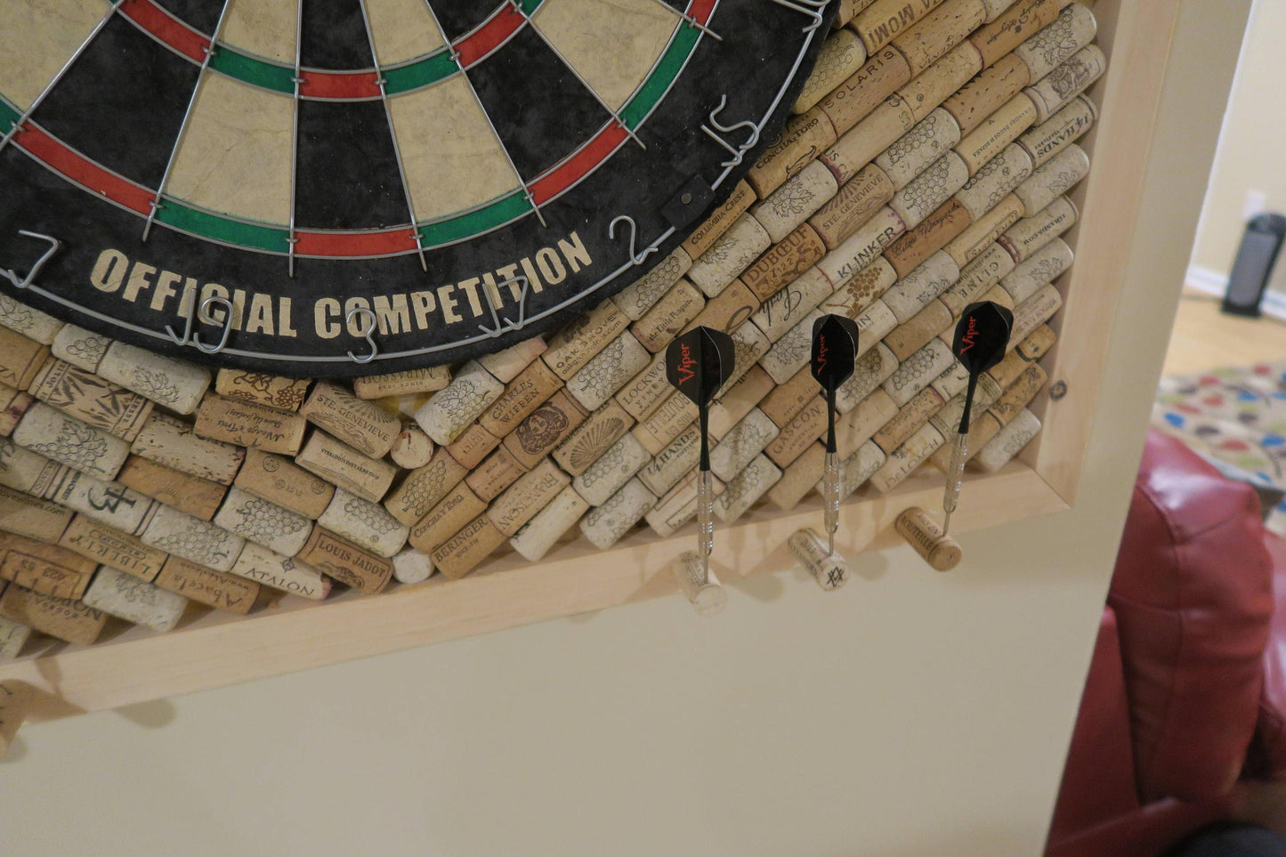 Dartboard Cork Backboard with Dart Board and Darts!